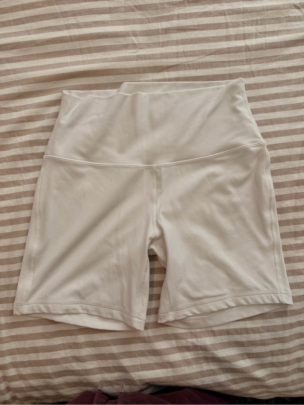 Lululemon High-Waist White Women’s Bike Shorts 5” inseam Sz 8